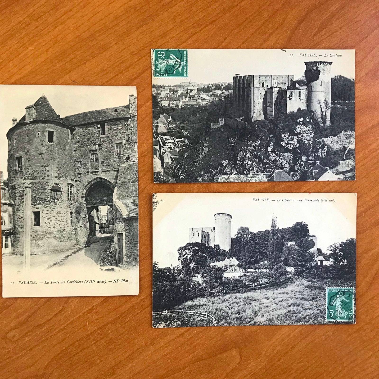 3 cartes postales anciennes : Château de Falaise (Calvados)