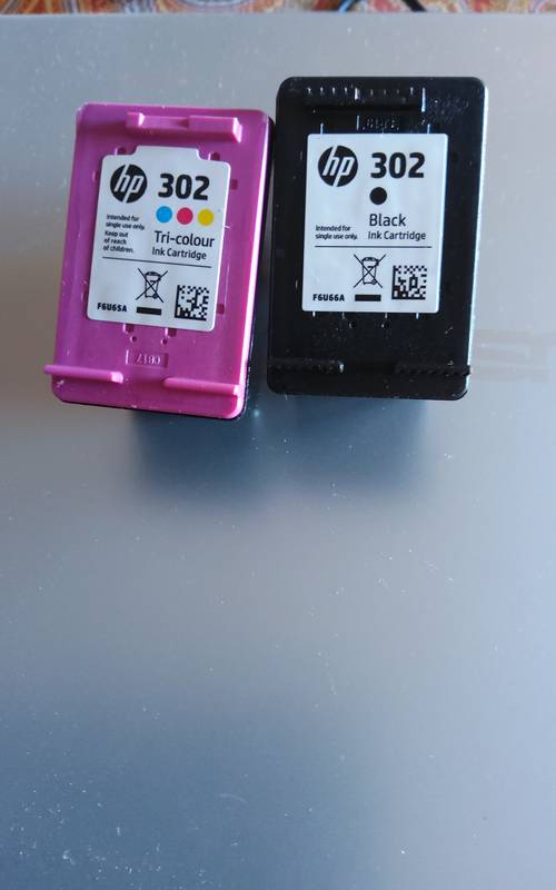 Deux cartouches pour imprimantes HP 302