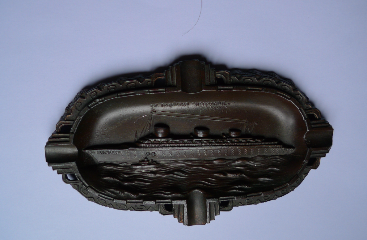 Cendrier vide poche vintage style art déco souvenir paquebot Le Normandie