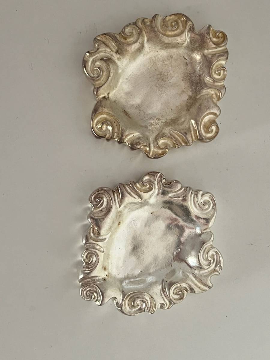 Lot de 2 mini cendriers design – Créateur parisien – Pièces originales en métal