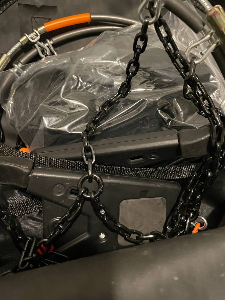 Chaînes neige neuves