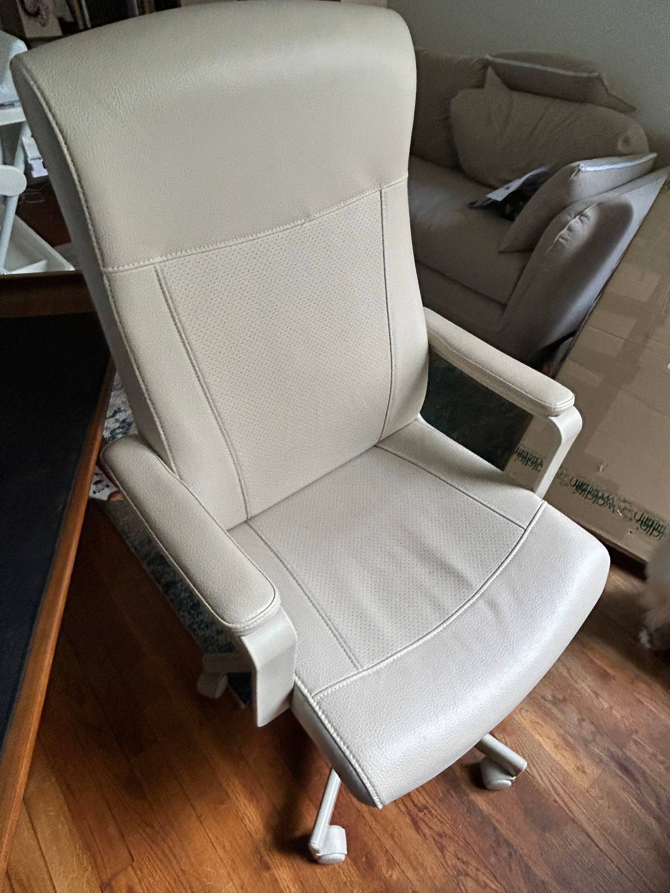 Chaise de bureau MILLBERGET IKEA comme neuve