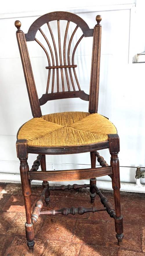 Chaise haute enfant ancienne
