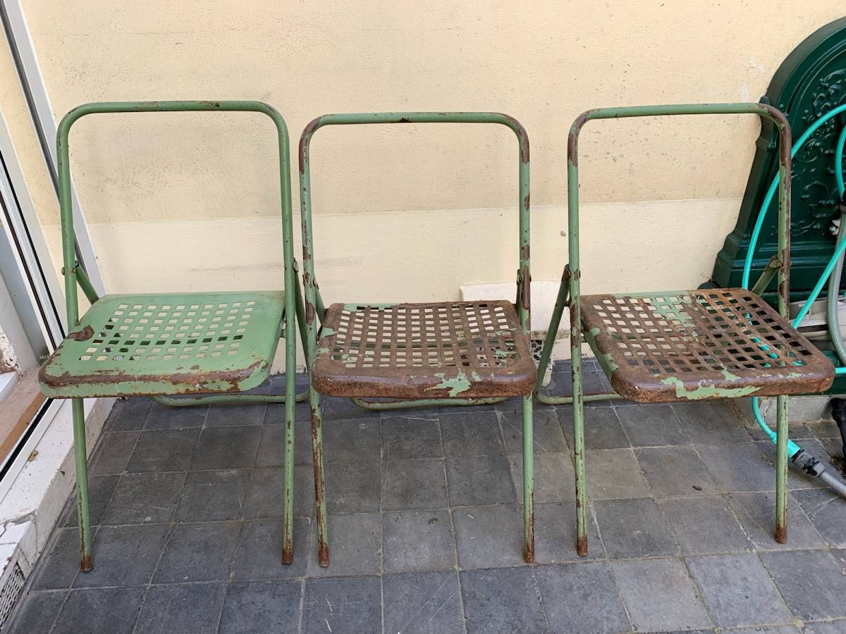 3 chaises anciennes de jardin