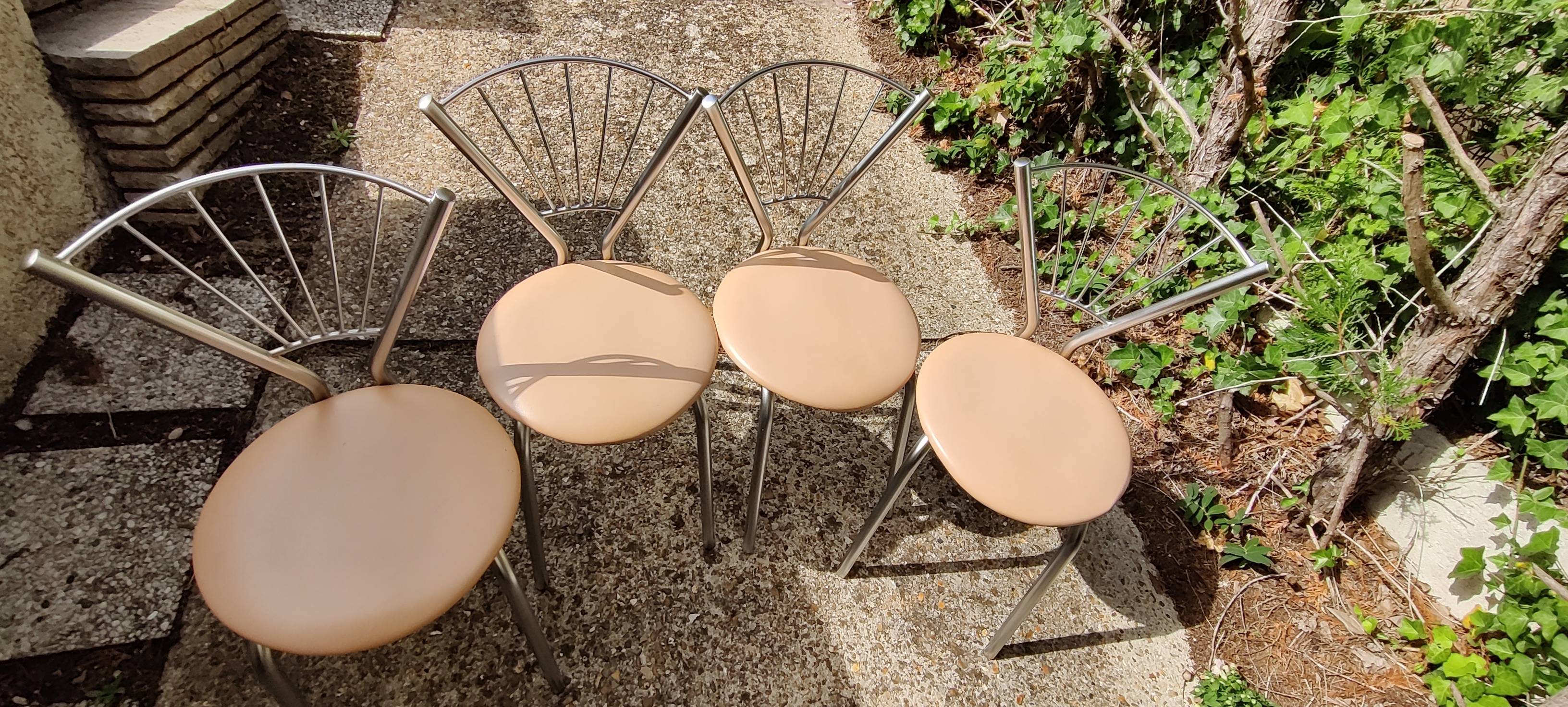 Chaises de cuisine métalliques