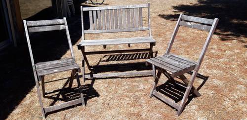 1 banc et 2 chaises, pliables en bois