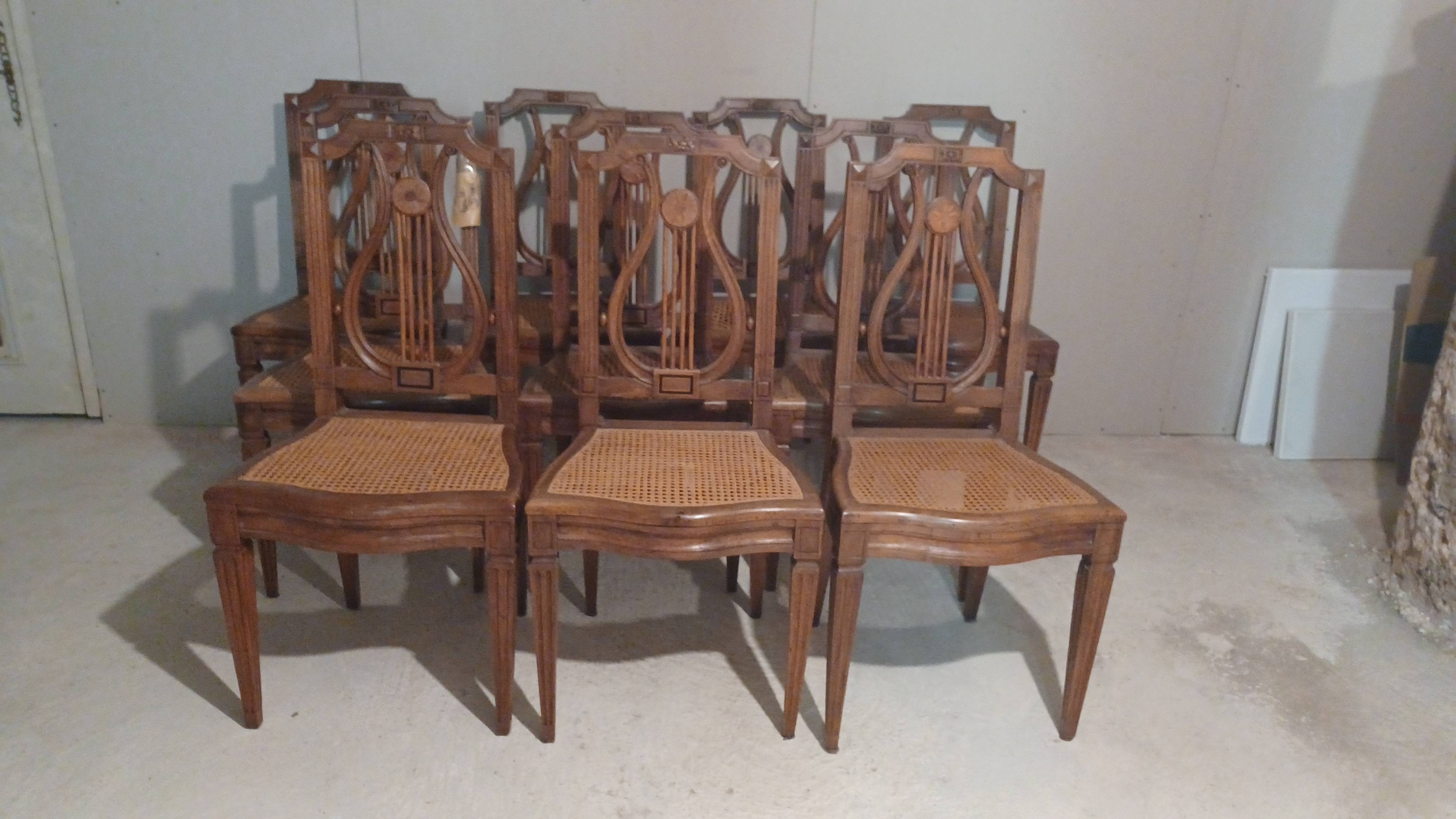 10 chaises lyre style Louis XVI