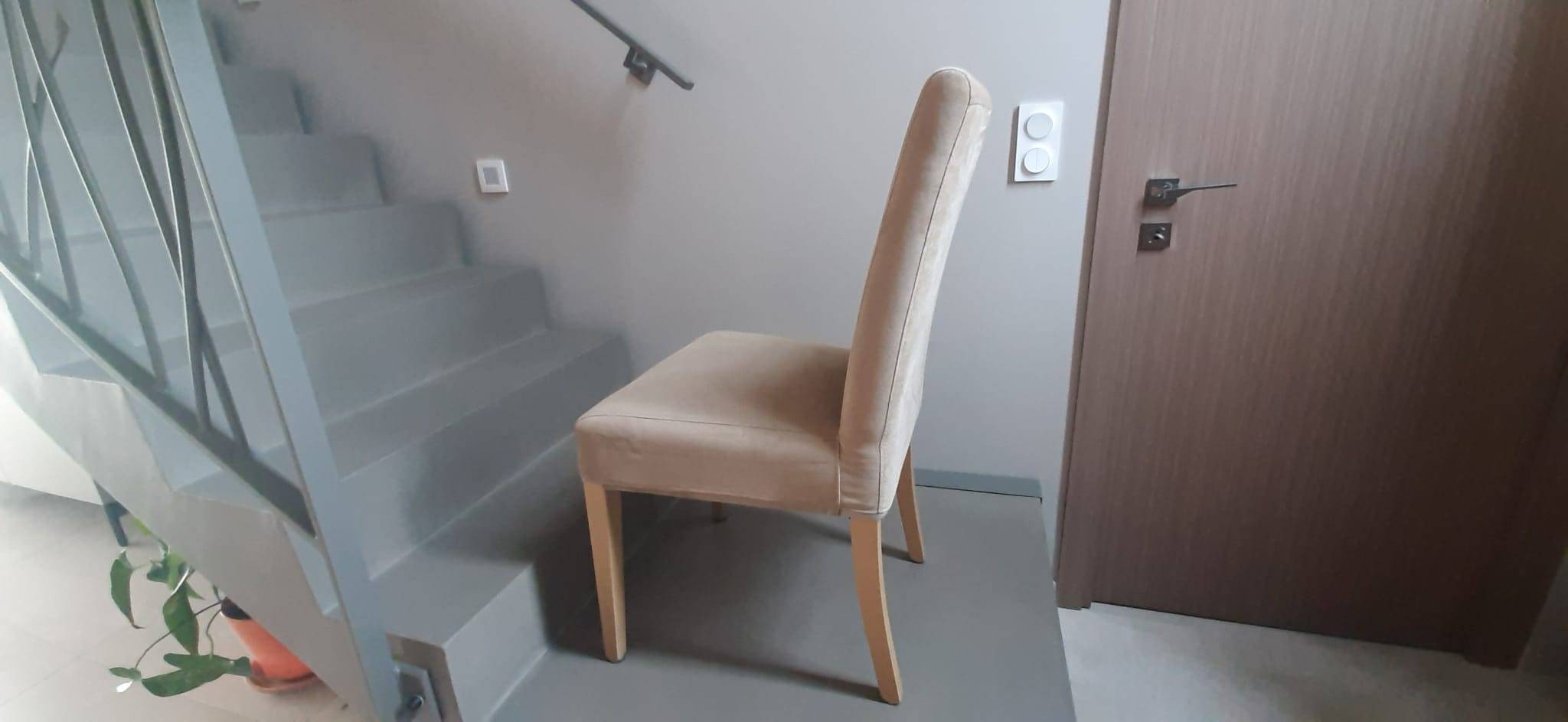 Vends chaises en tissu velours