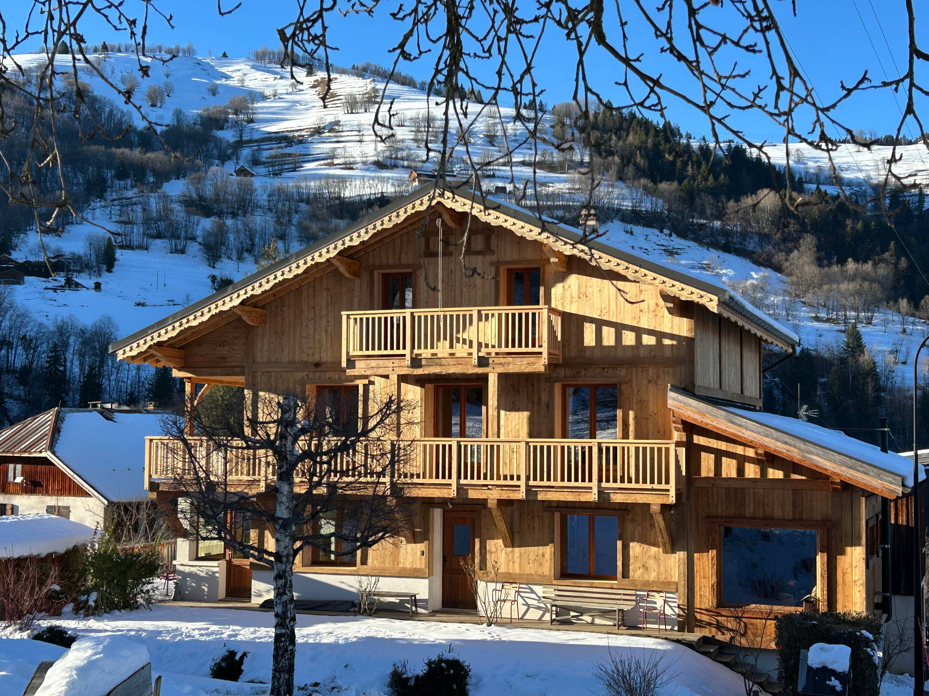 Loue chalet indépendant 6 chambres 14 couchages 250m² aux Avanchers (73)