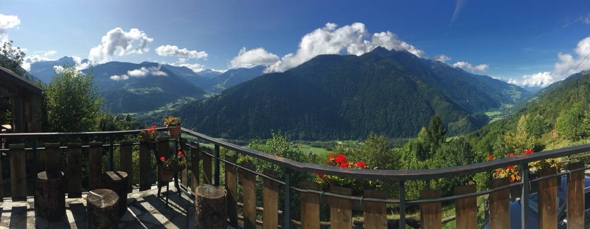Loue chalet ensoleillé avec vue à 180 degrés - 3 chambres, 9 couchages - Hauteluce (73)