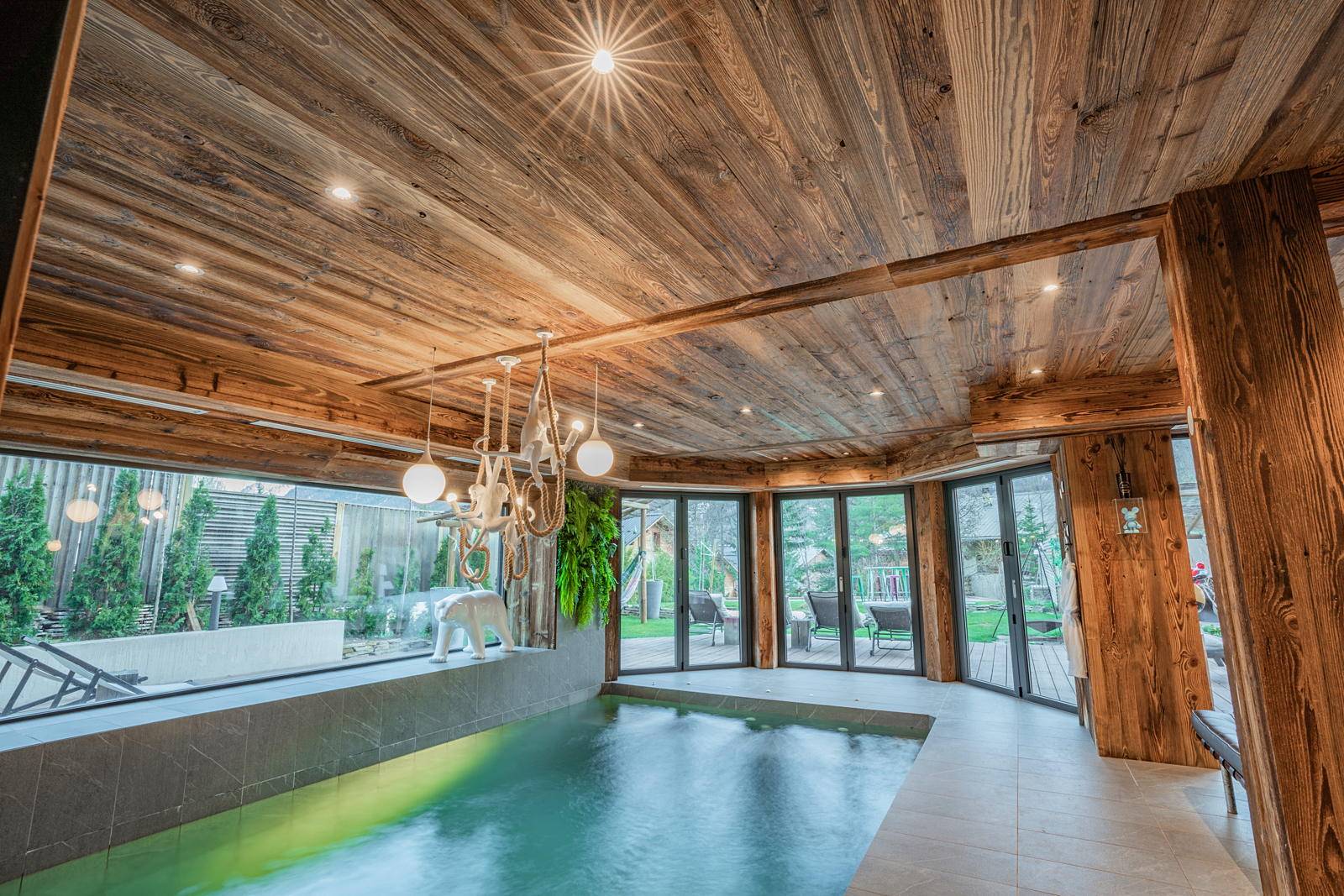 Loue Chalets de luxe avec piscine, sauna, cinéma, billard 7 chambres, 15 couchages Briançon