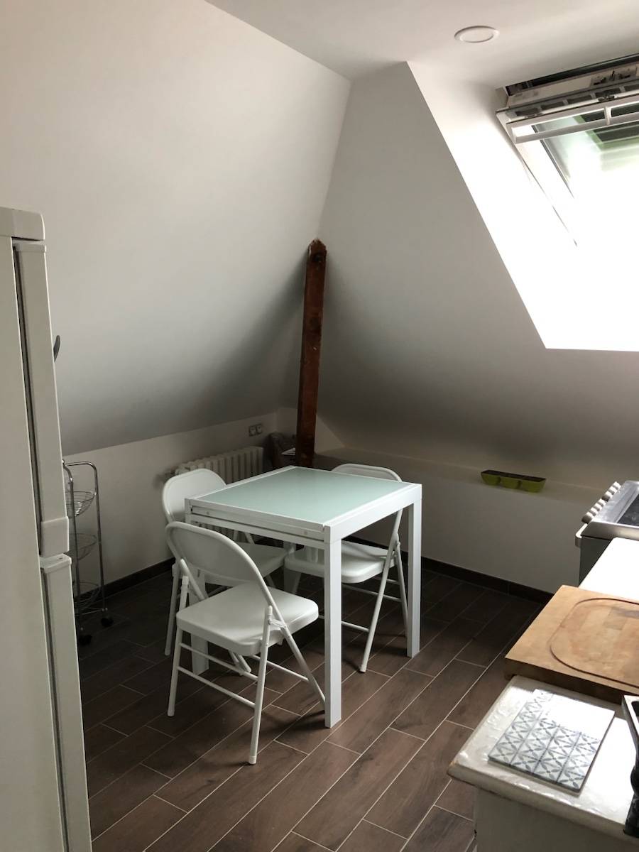 Loue chambre Angers gare - cuisine salle de bain - petit salon à partager