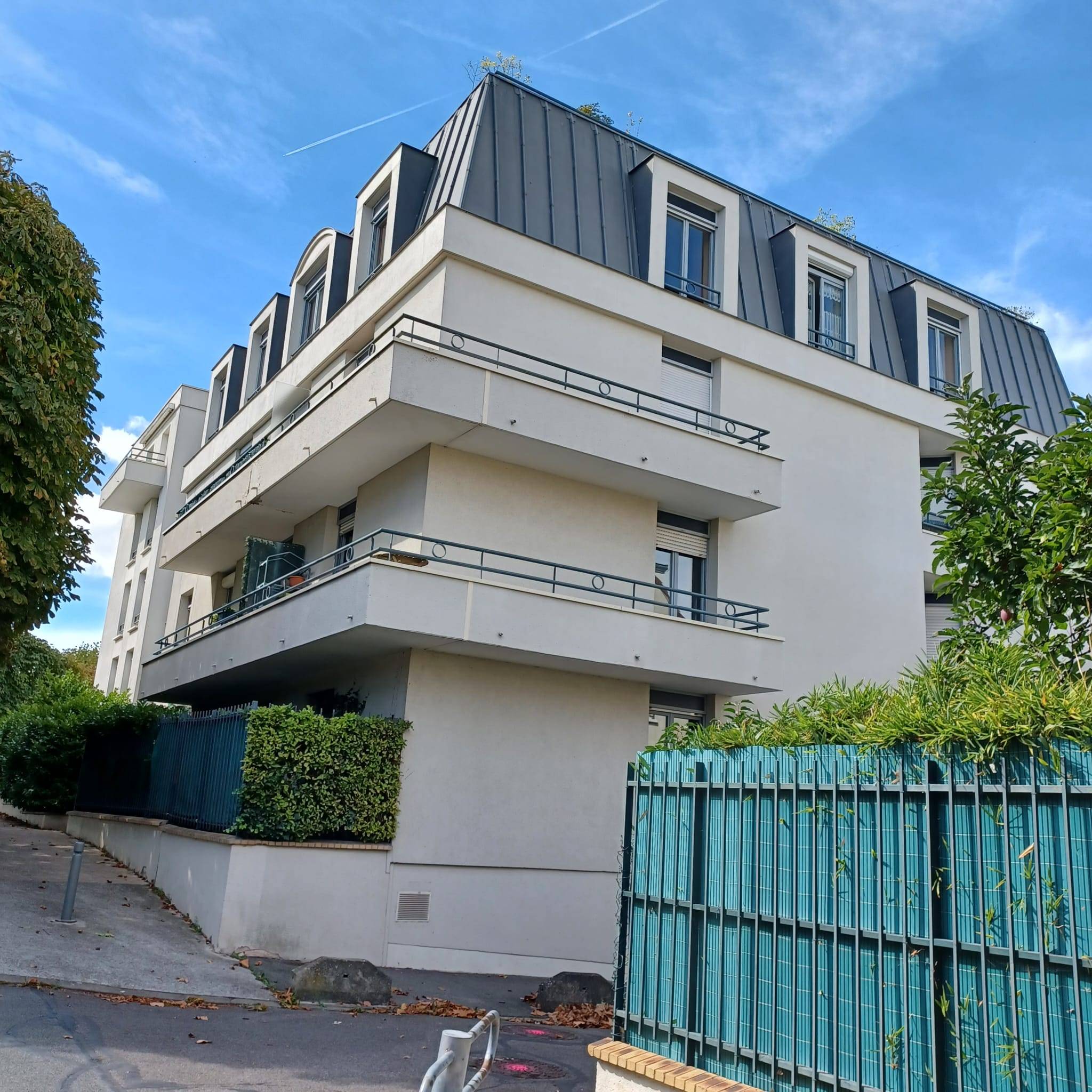 Chambre dans appartement meublé 4 pièces en colocation étudiante à Noisy-le-Grand