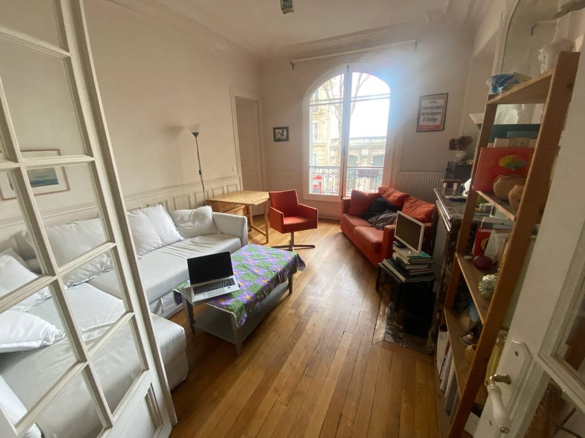 Propose sous-location chambre dans colocation 85m² - Paris 19ème Buttes Chaumont du 25 juillet au 1er sept