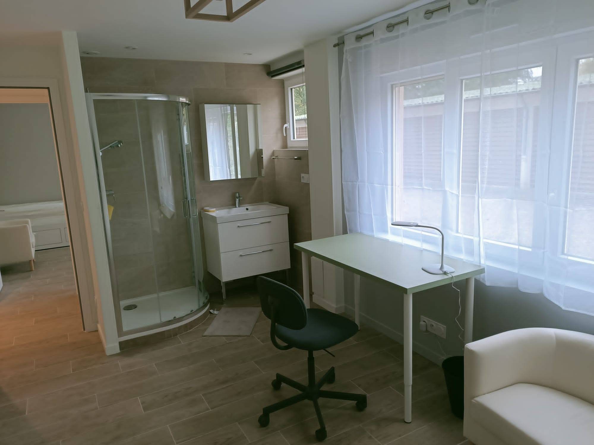 Loue Chambre en colocation dans appartement 3 P au calme centre Ecully et Campus Ecoles 15m²