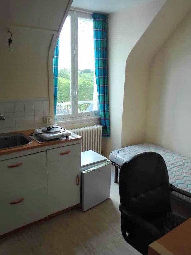 Loue chambre indépendante 9,50m², idéal étudiant(e), plein centre-ville Caen (14)