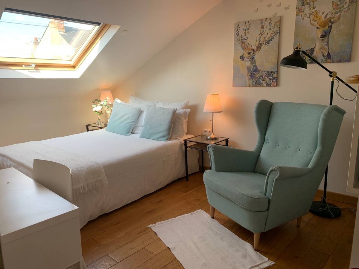 À la maison : 2chambres + cuisine et salle d’eau partagées pour 2 étudiantes Classe Prepa Pothier