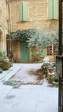 Propose chambre d’hôtes à l’Hôtel Particulier des Léautaud - 2 couchages et jusqu’à 4 couchages à Tarascon