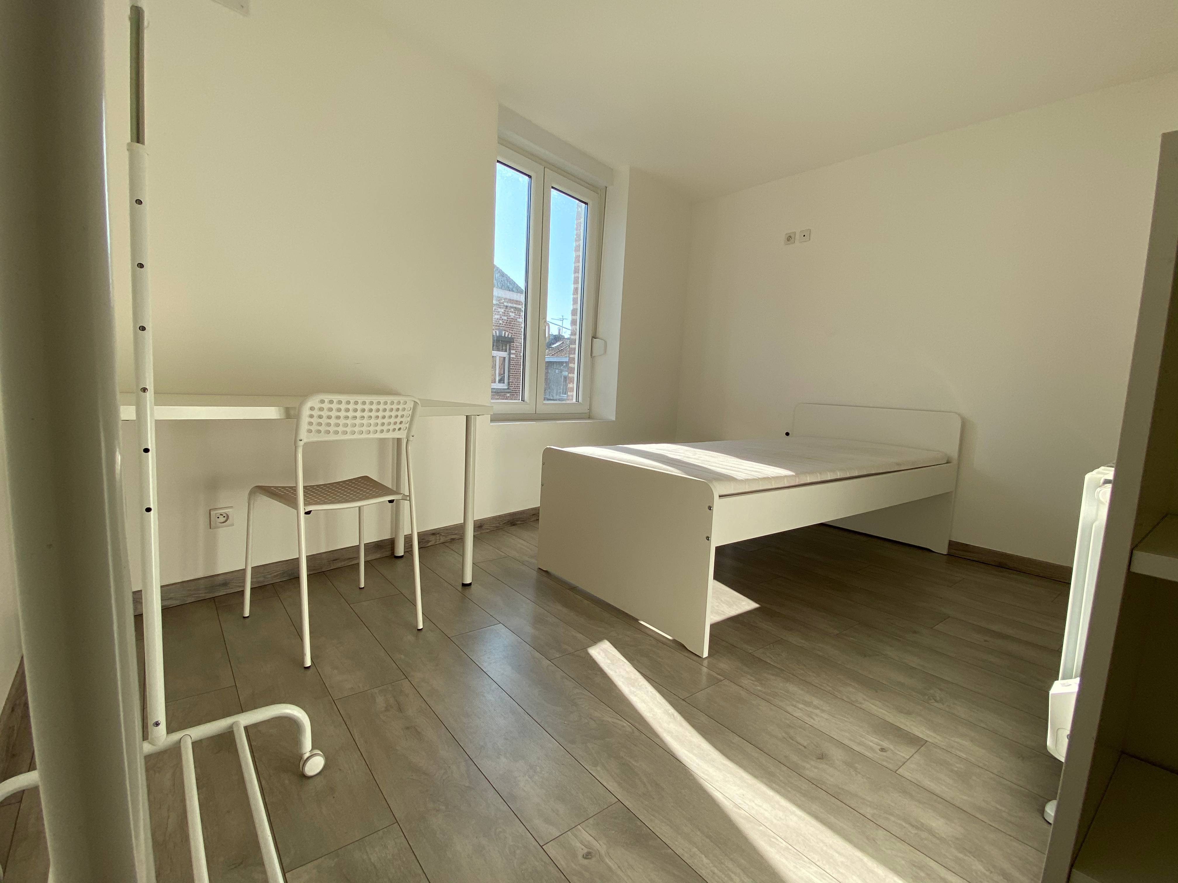 Loue Chambre individuelle + SDB privée dans maison en colocation 120m²