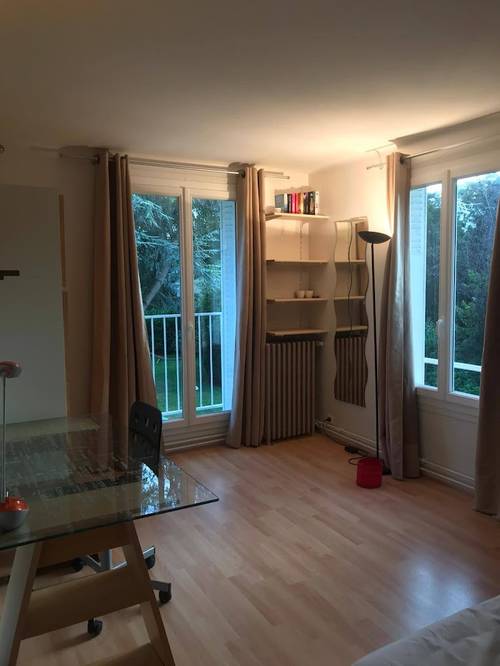 Loue chambre dans une maison à La Celle Saint Cloud avec cuisine partagée - 18m²