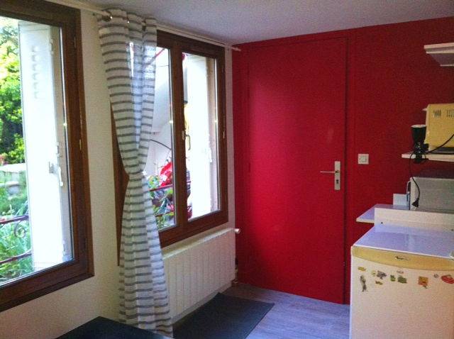Loue chambre 16m² avec salle de bains/WC - accès indépendant Bourg-la-Reine