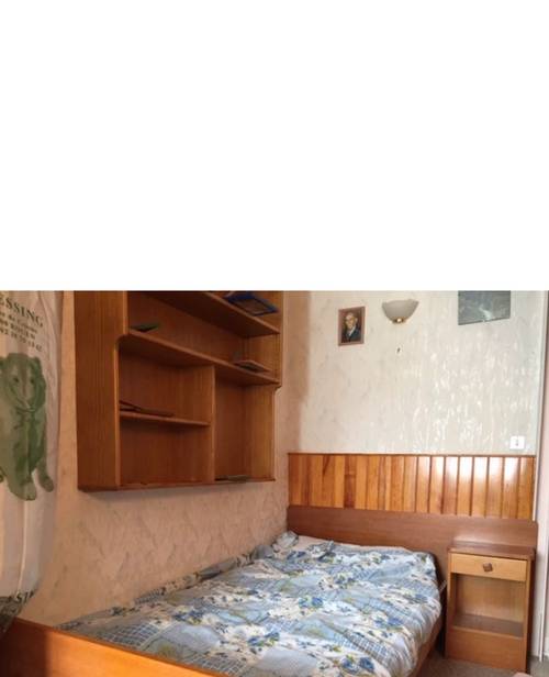 Chambrée enfant chêne lit avec tiroirs et étagère, sommier,matelas, chevet
