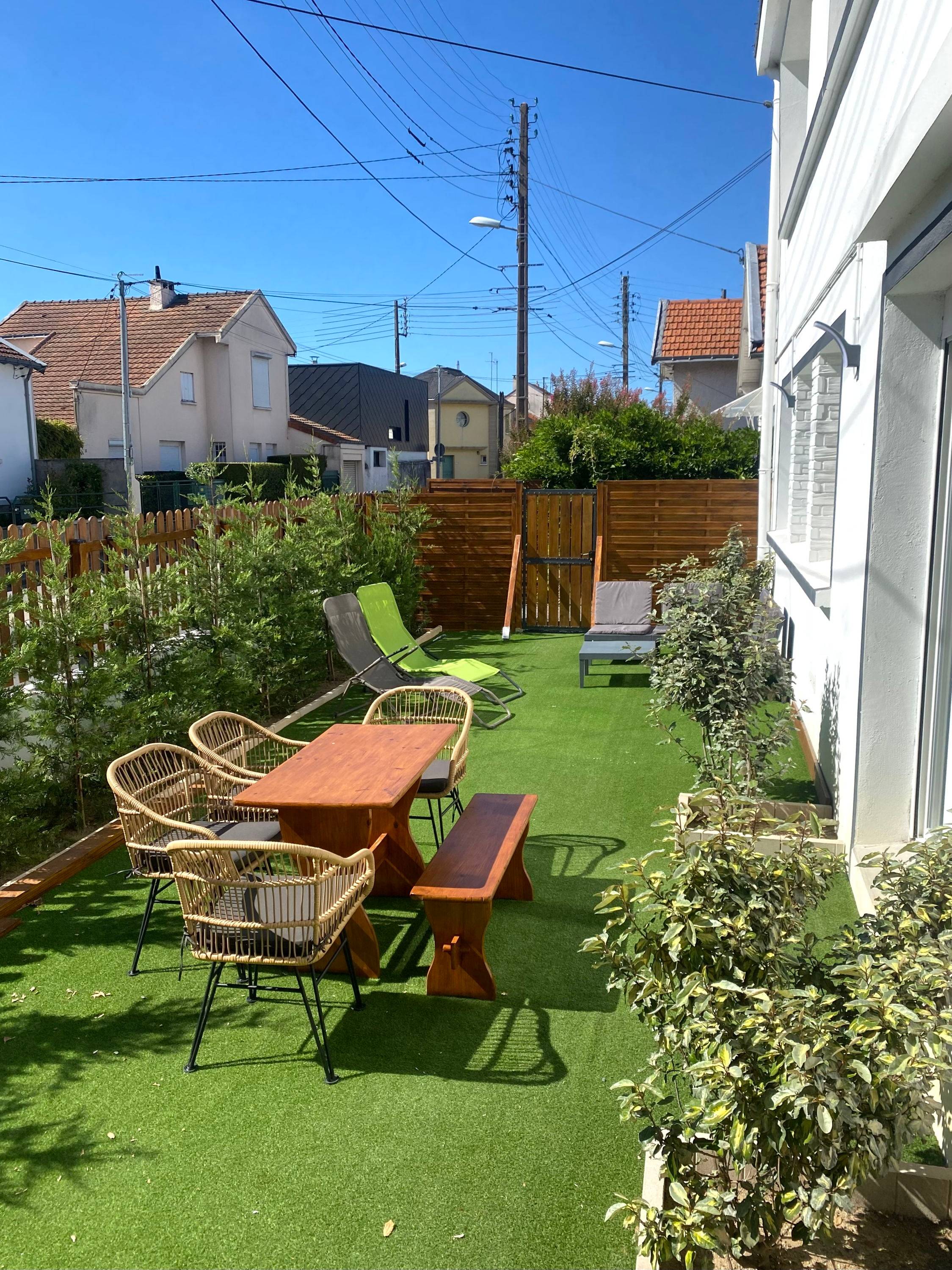 Chambre en colocation avec jardin - proche campus - ménage, laverie et local vélo inclus