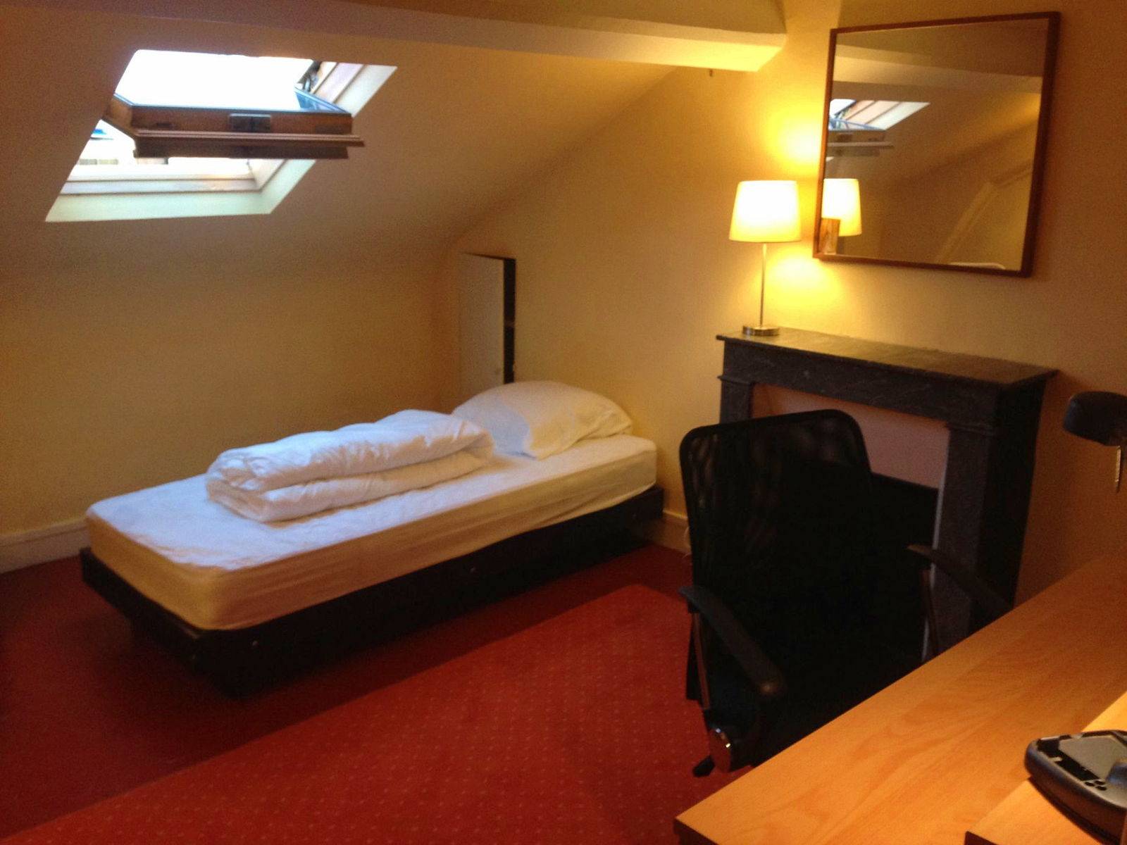 Loue 2 chambres meublées 14m² pour étudiants en colocation Versailles Rive Droite (78)