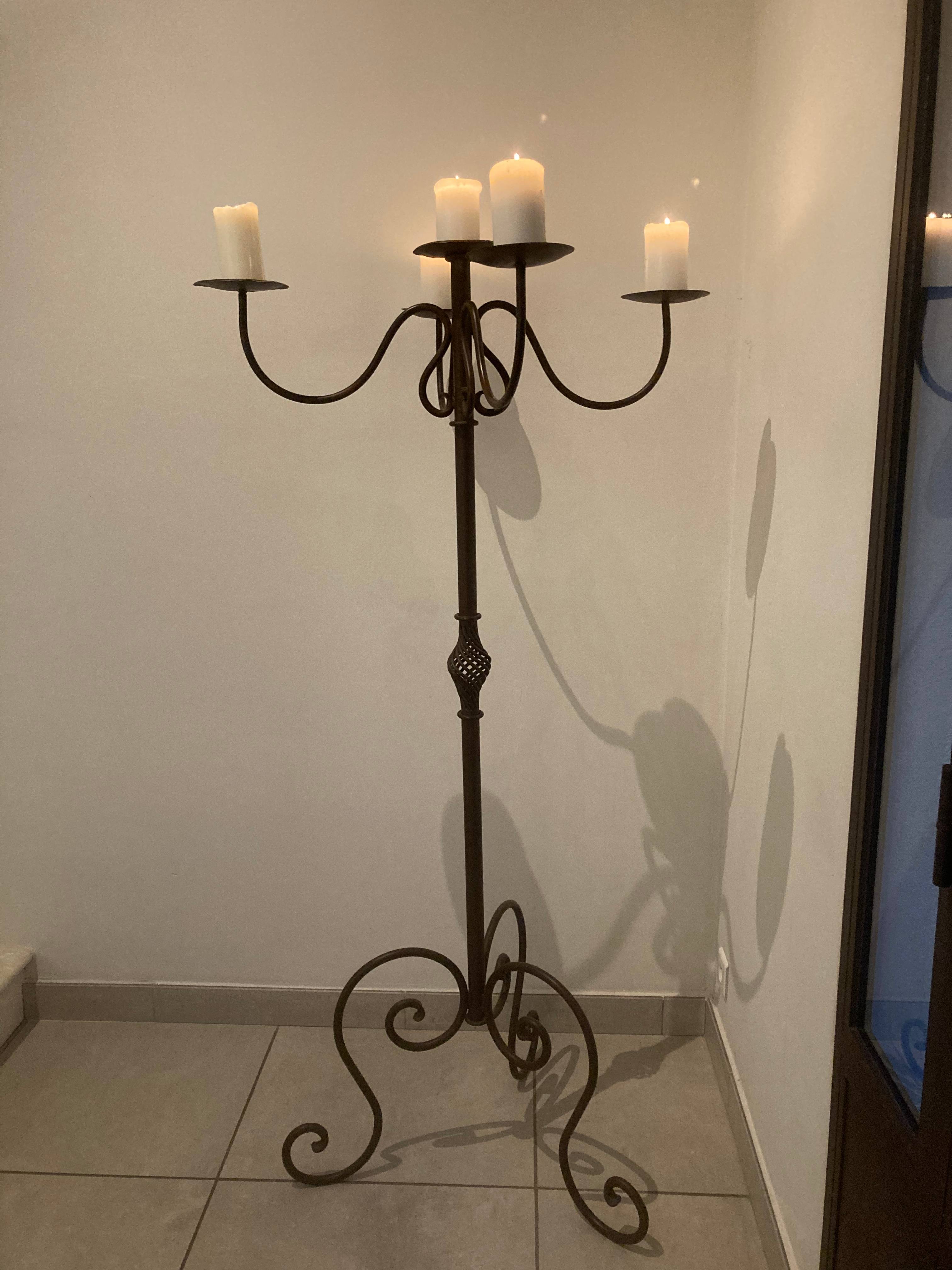 Chandelier en fer sur Gens de Confiance