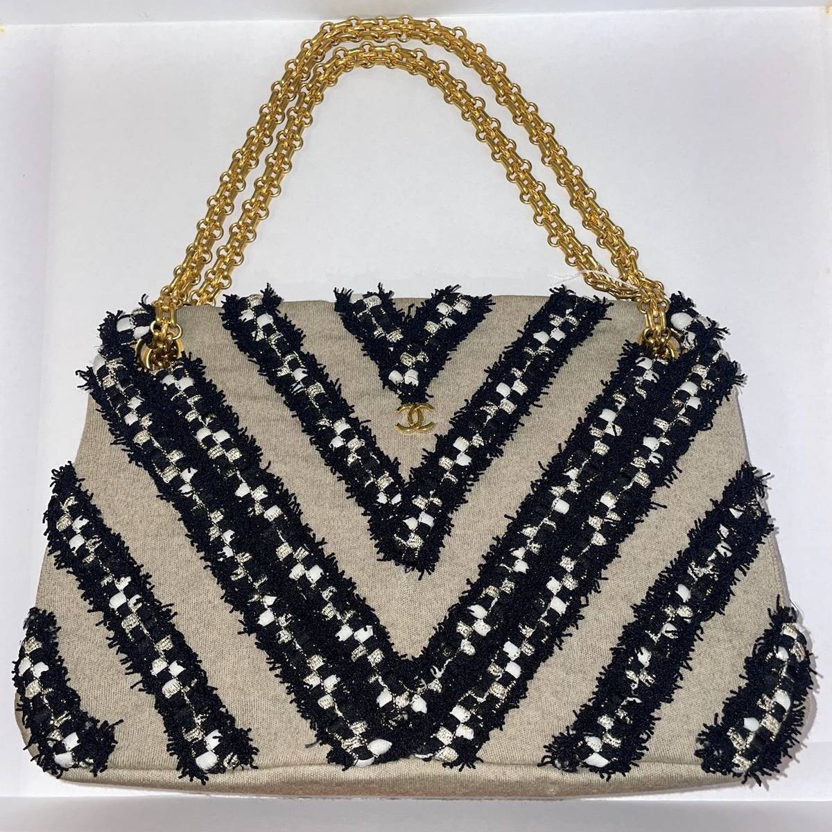 Sac Chanel en tissu chevrons