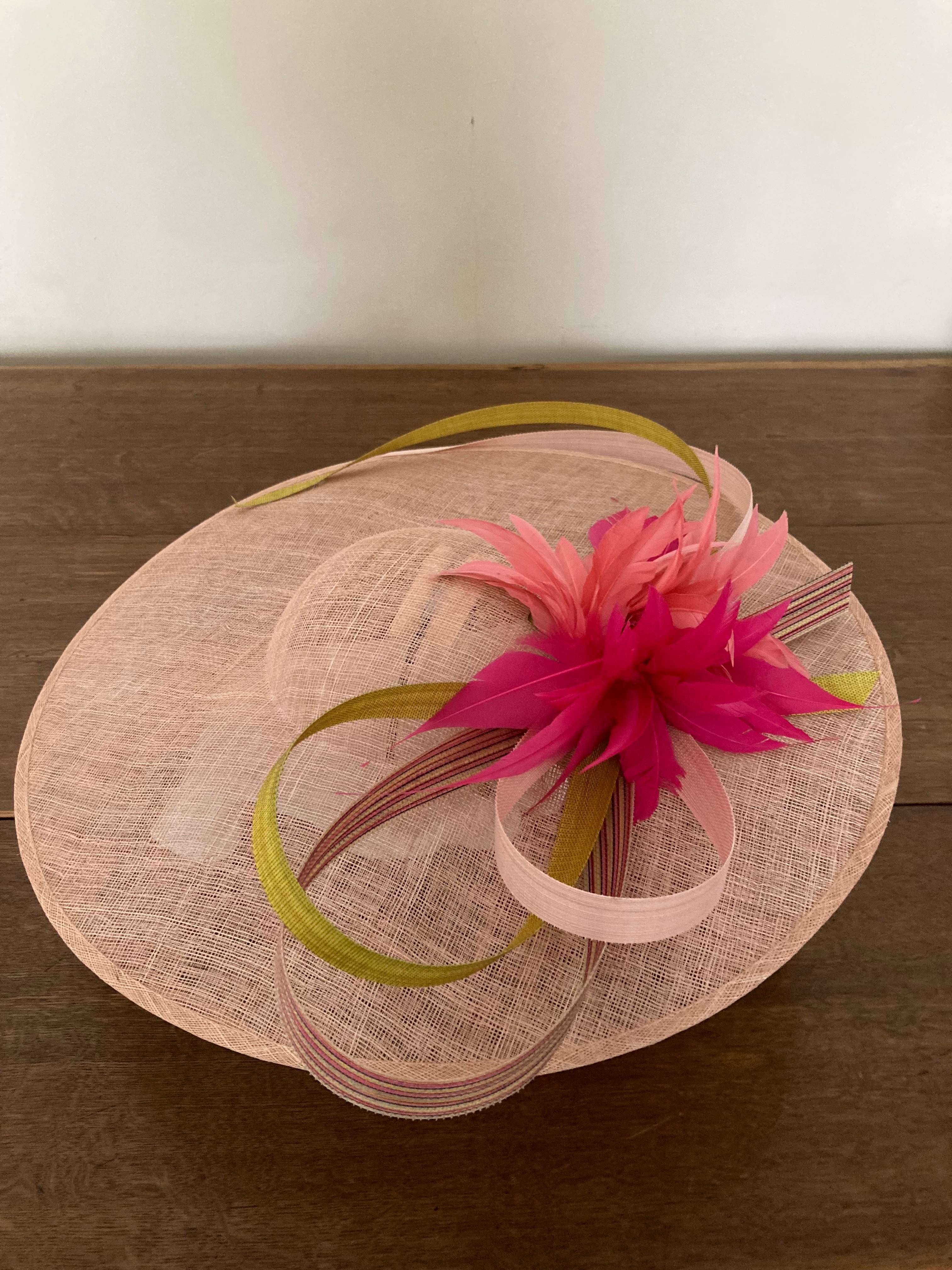 1 Pièce Chapeau Tricoté Beige À Rayures Pour Femmes Avec Paillettes