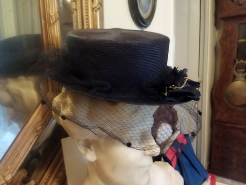 Chapeau de cérémonie