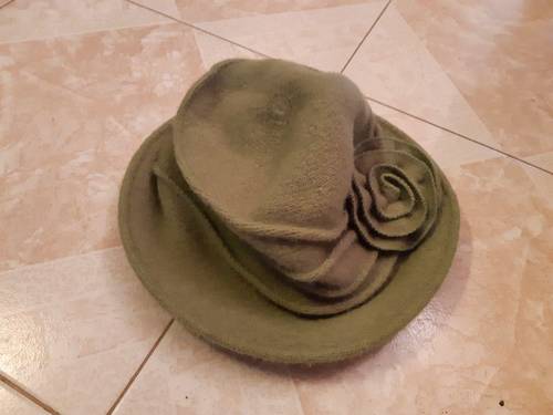Vends chapeau en feutre
