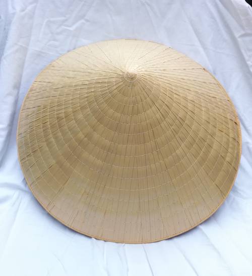 Chapeau vietnamien artisanal