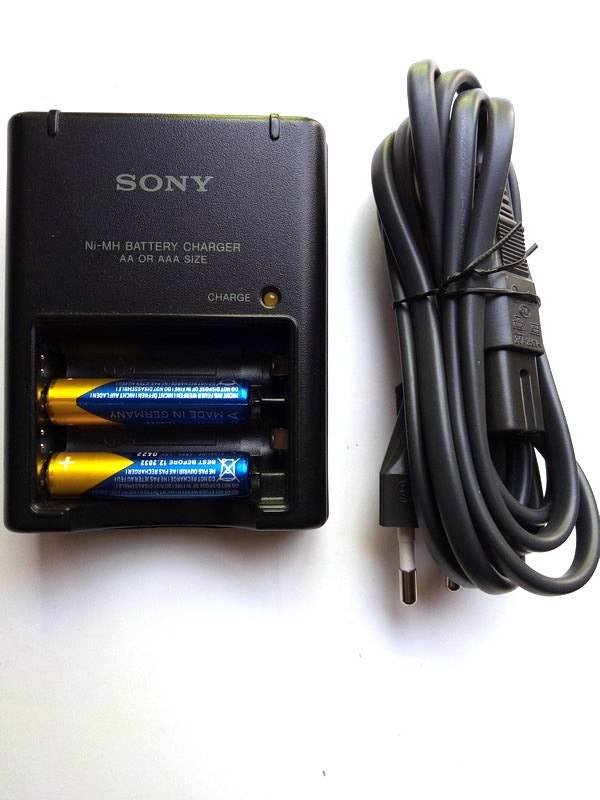 CHARGEUR BATTERIE SONY BC-CS2B