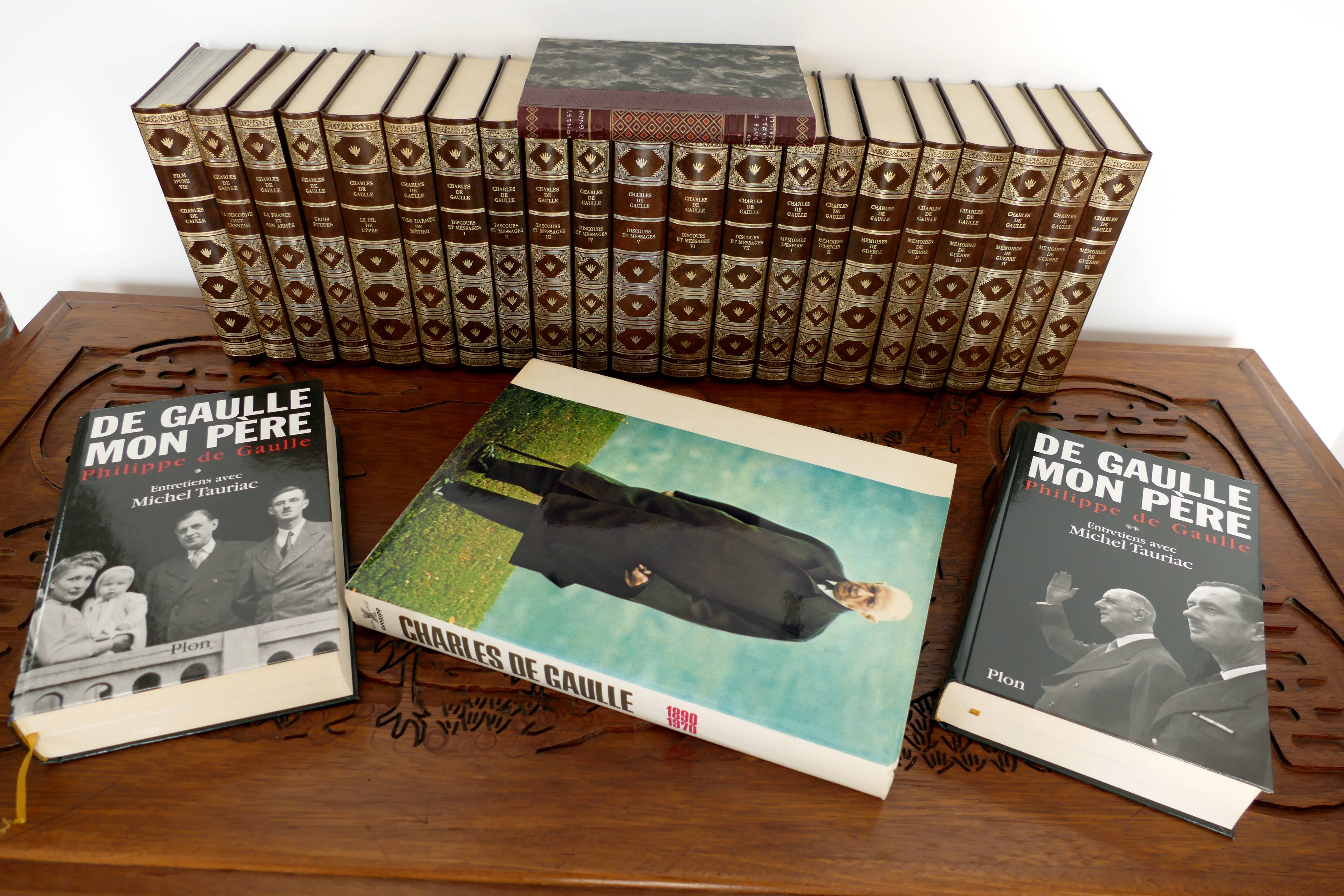 Charle De Gaulle Collection complète 21 volumes plus autres titres