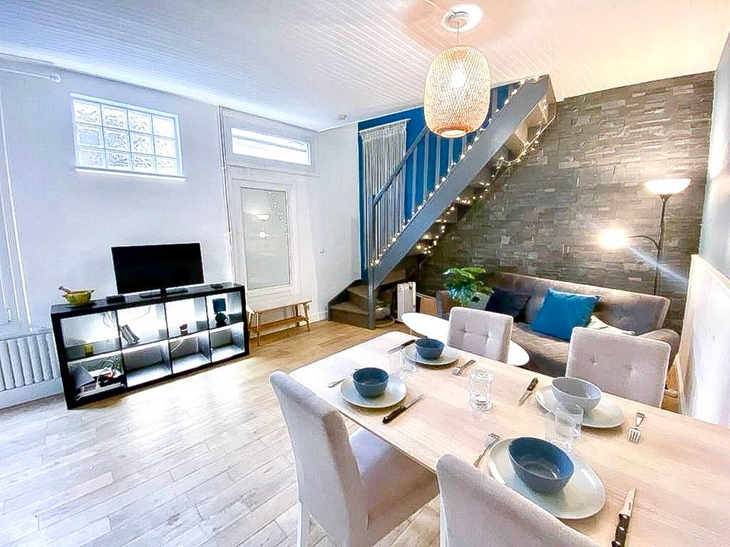 Vends charmante Maison en duplex Meublée 55m², 2 chambres, dans une courette fleurie - Asnières-sur-Seine (92)