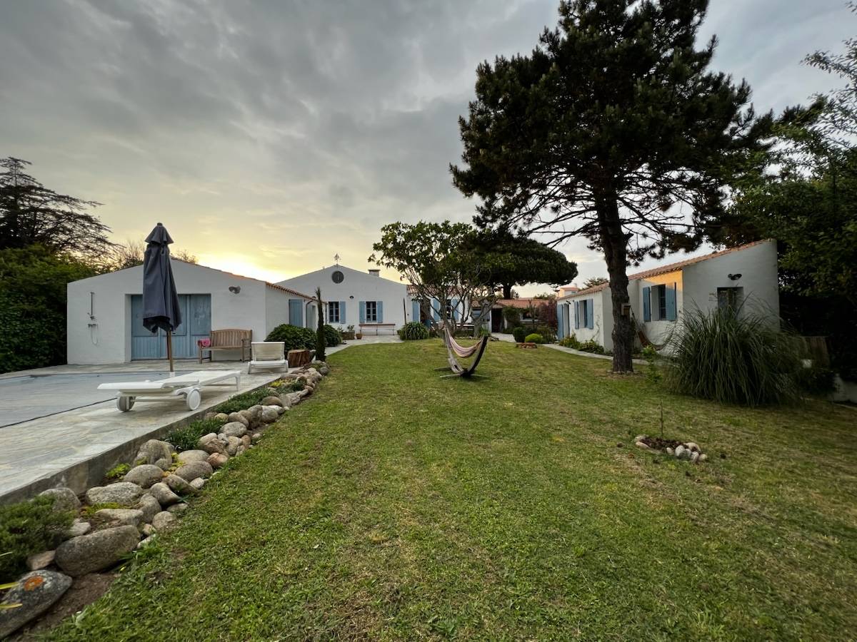 Loue maison avec piscine - 10 couchages - Saint-Sauveur île d’Yeu