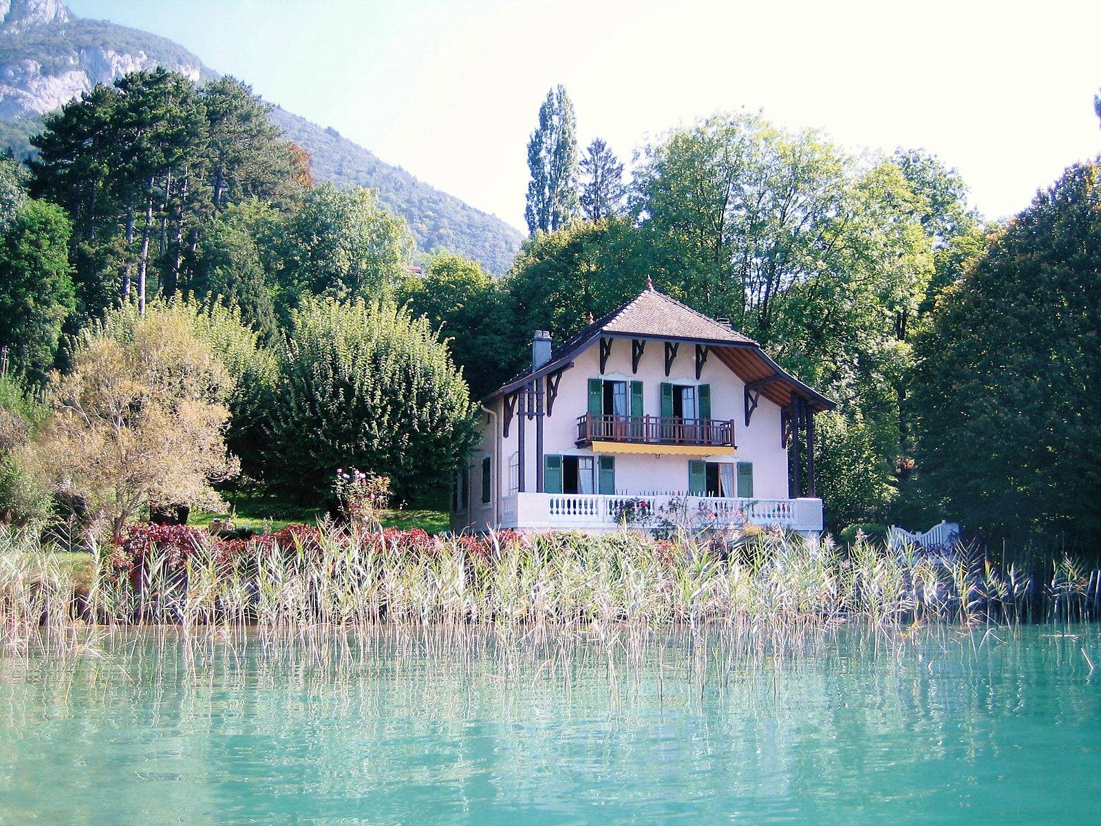 Loue maison familiale à Annecy (74)"le charme de l’ancien" avec 12 couchages