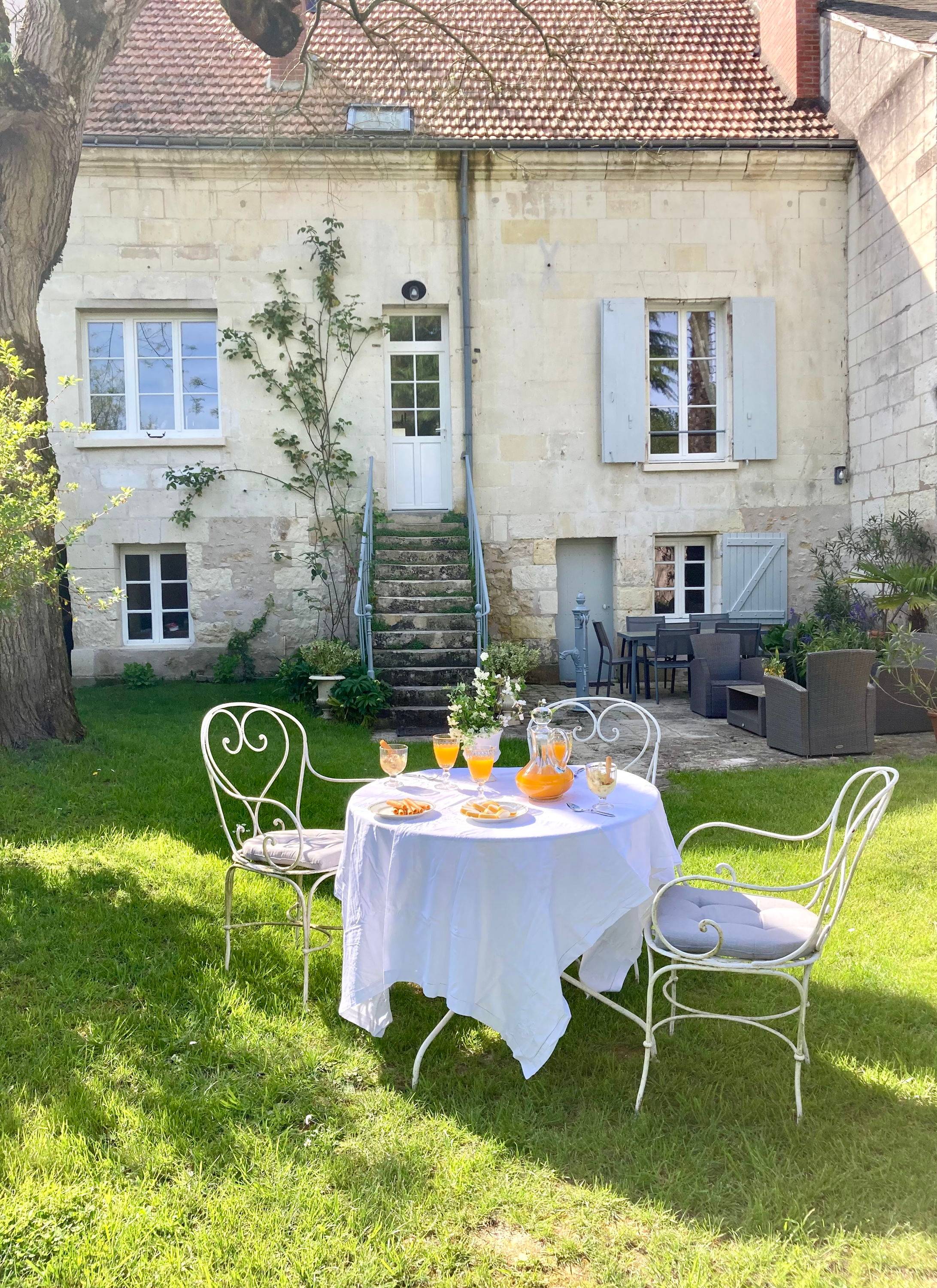 Loue maison de charme à Loches - 2 chambres, 6 couchages, spa et piscine