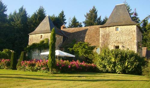 Loue gîte de charme XVème, 5 chambres / 12 couchages, piscine, équitation, Yzeures-sur-Creuse (37)