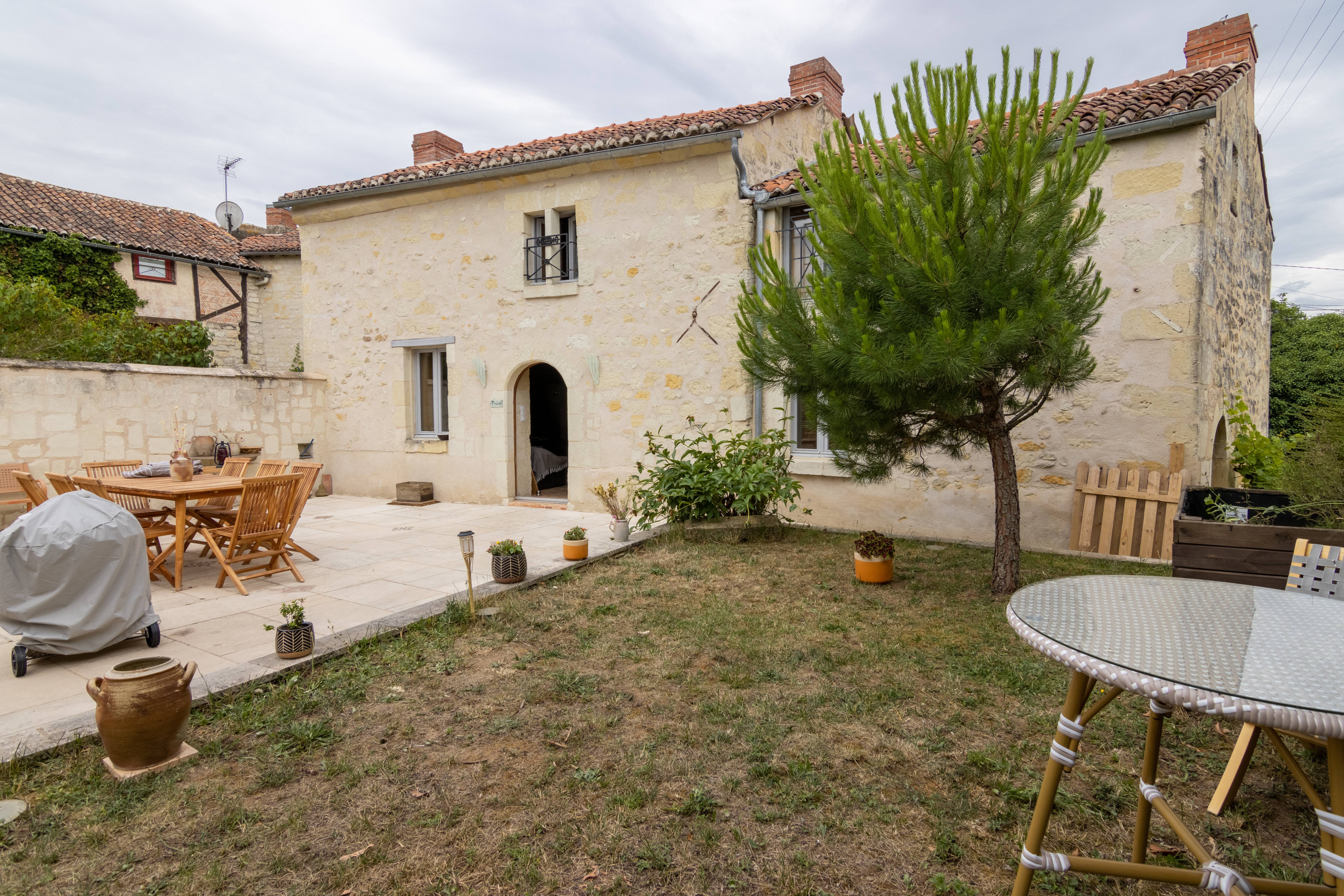 Loue gîte de caractère avec terrasse et cheminée - 8 couchages