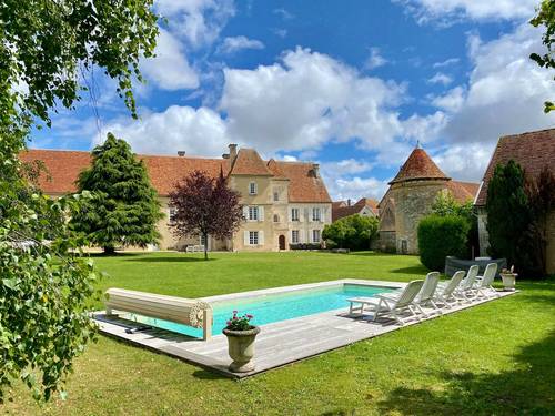 Propose belle demeure en Bourgogne - 15 couchages - Thury (89)