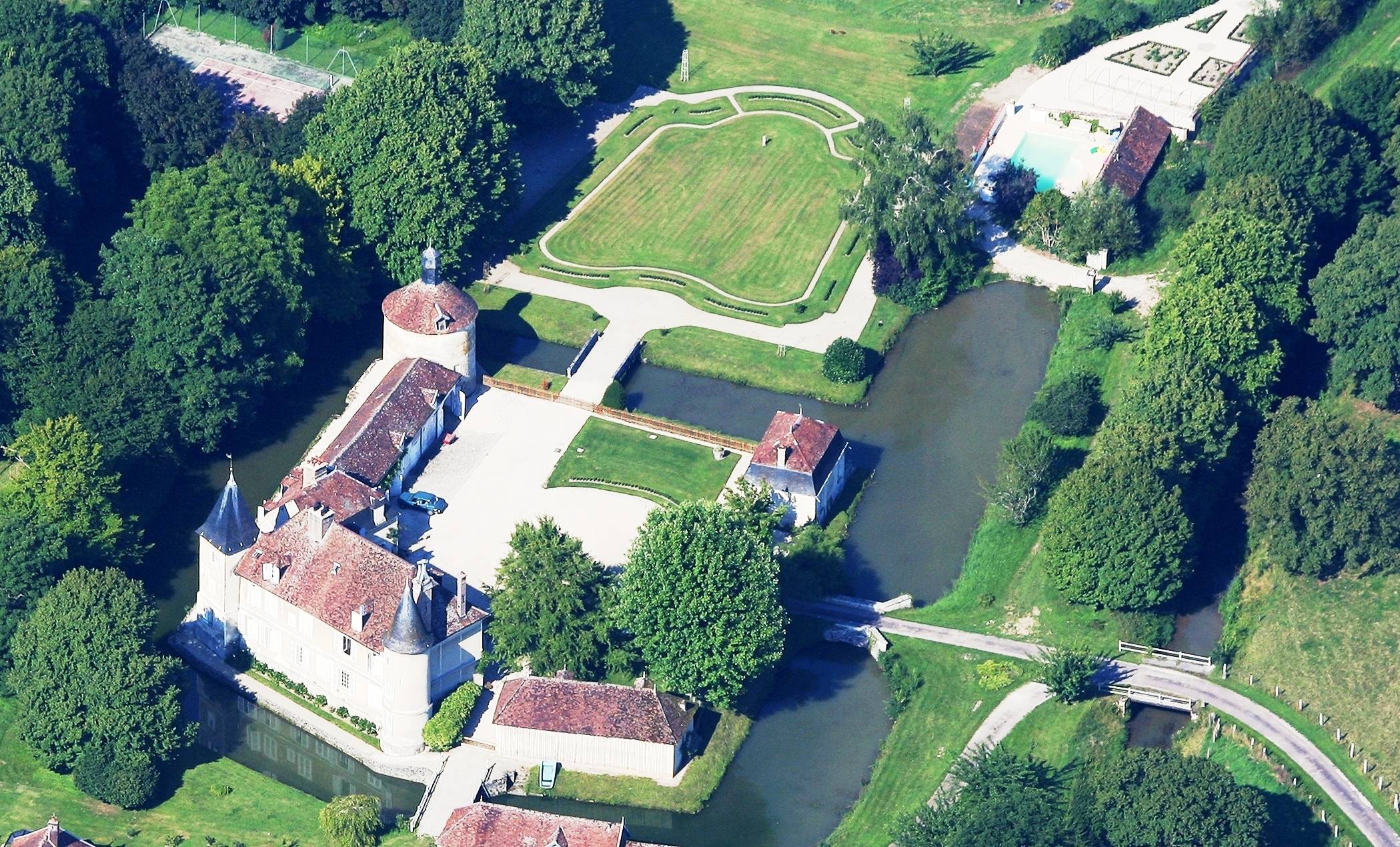 Loue château en Champagne - 8 chambres, 17 couchages, Rumilly-lès