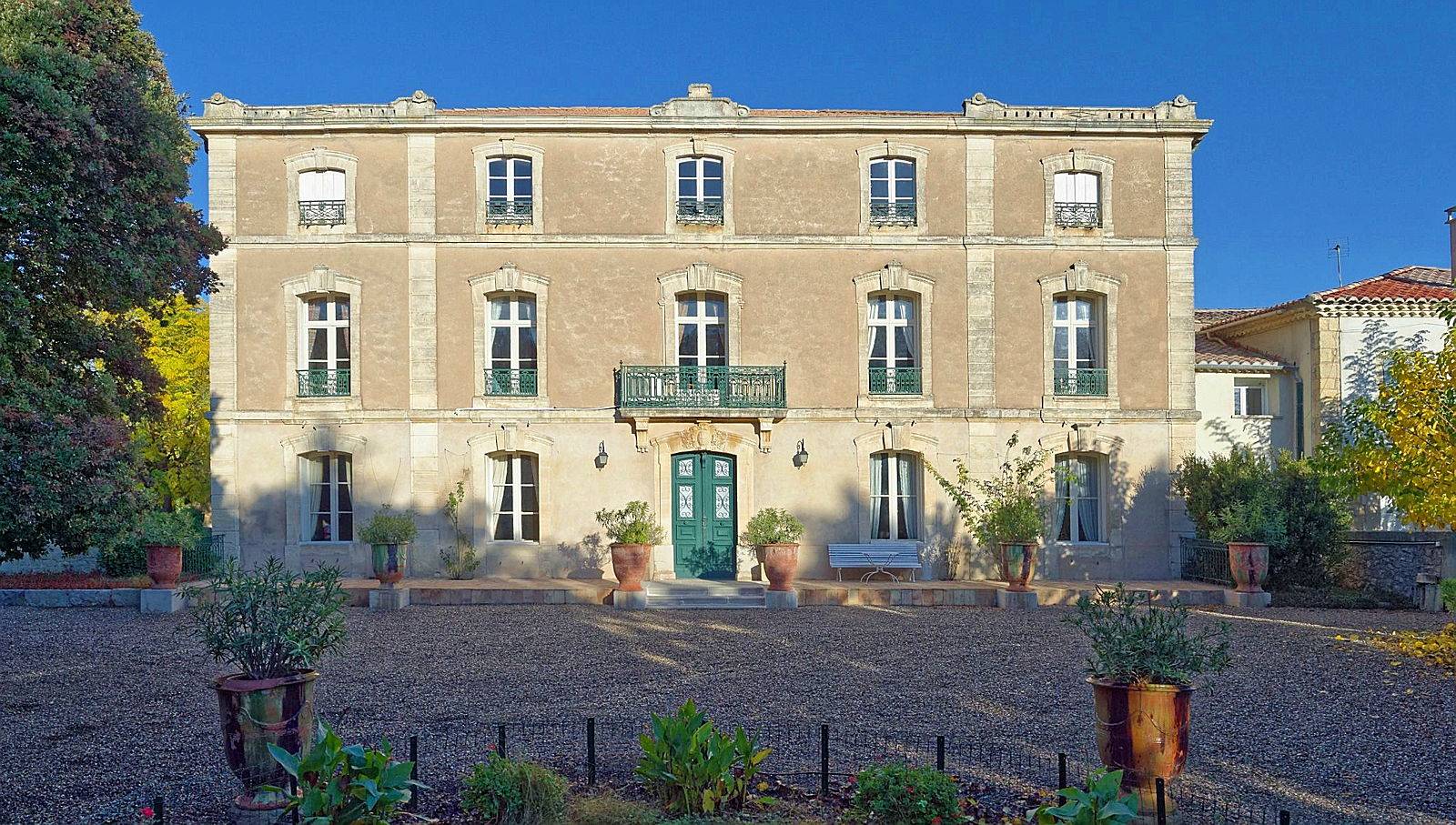 Loue Château familial avec piscine 15 couchages - près de Sète - Mèze (34)