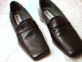 Chaussures femme de marque, cuir noir,point 38