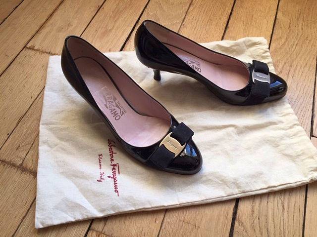 Chaussures Ferregamo vernis noir 37