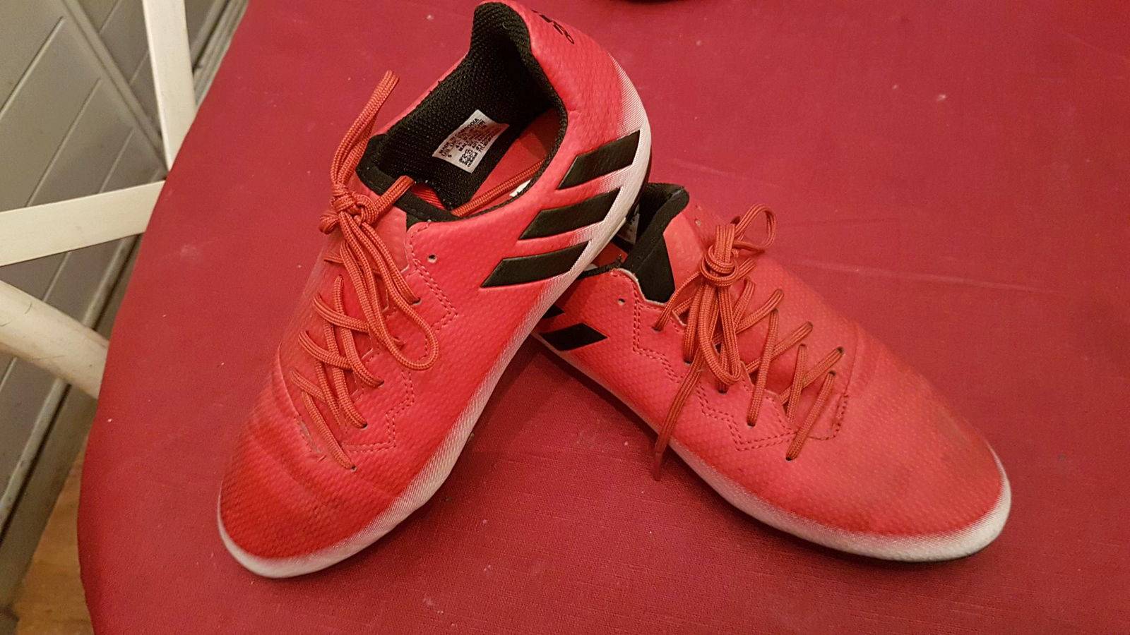 adidas rouges