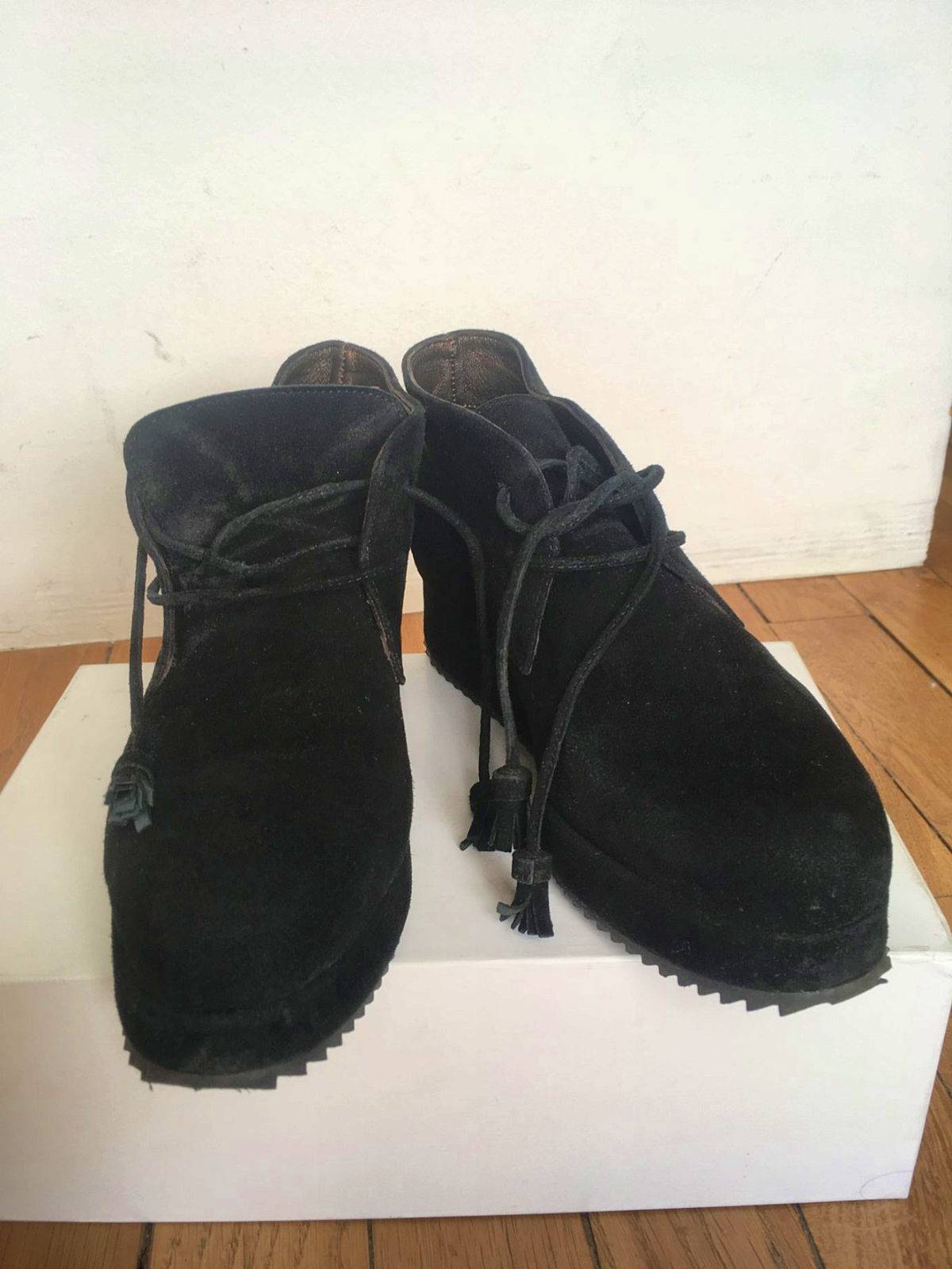 Vends chaussures lacets en nubuck noir T36