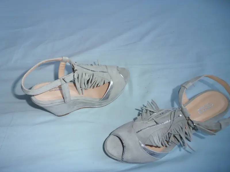 Vends chaussures ouvertes à talons compensés 11 cm, Comptoir des Cotonniers - Pointure 39 état neuf